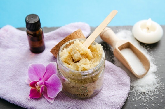 Sugar body scrub container with clear label